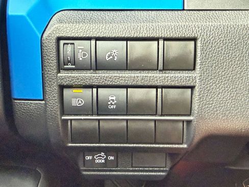 Used 2025 Toyota Tacoma TRD Off-Road AWD/4WD image 32
