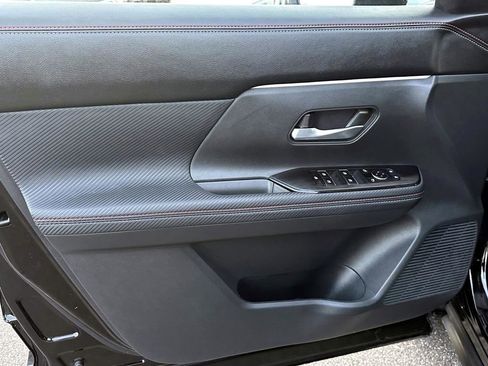 Certified 2025 Nissan Kicks SR w/ Illumination Package image 17