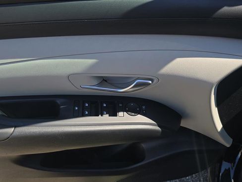 Certified 2025 Hyundai Tucson SEL FWD image 16