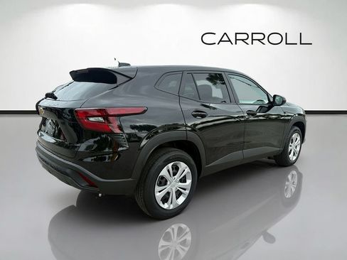 Used 2025 Chevrolet Trax LS FWD image 3