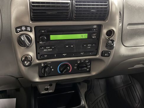 Used 2006 Ford Ranger XLT AWD/4WD image 9