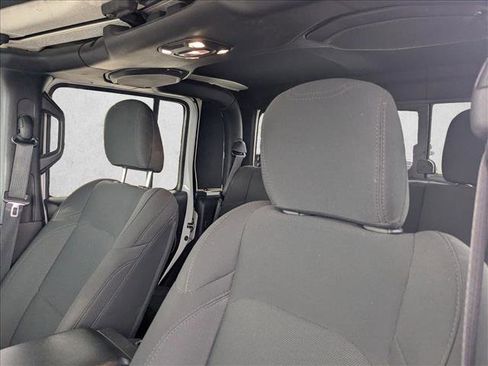 Used 2025 RAM 2500 Laramie AWD/4WD image 11