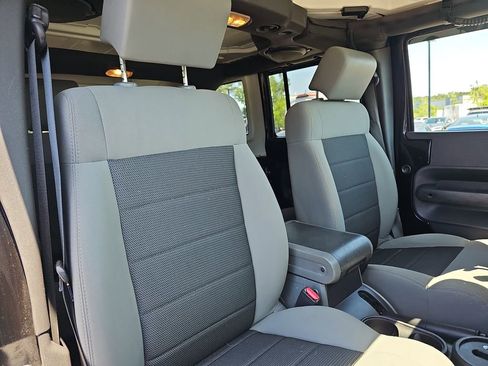 Used 2010 Jeep Wrangler Unlimited Sahara w/ Dual Top Group AWD/4WD image 14