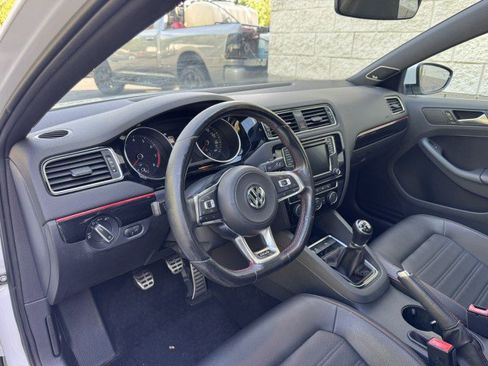 Used 2017 Volkswagen Jetta GLI FWD image 6
