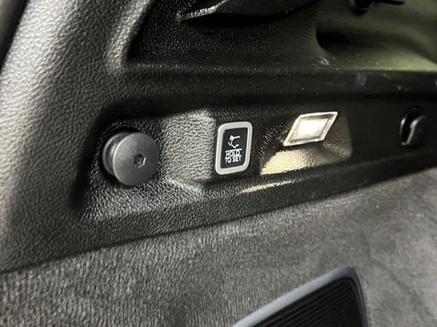 Used 2021 Jeep Grand Cherokee L Overland image 10