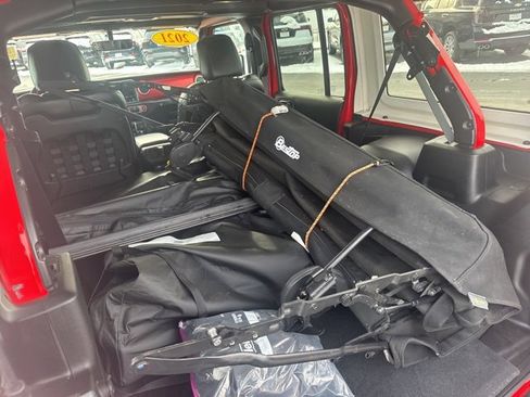 Used 2021 Jeep Wrangler Unlimited Rubicon image 13