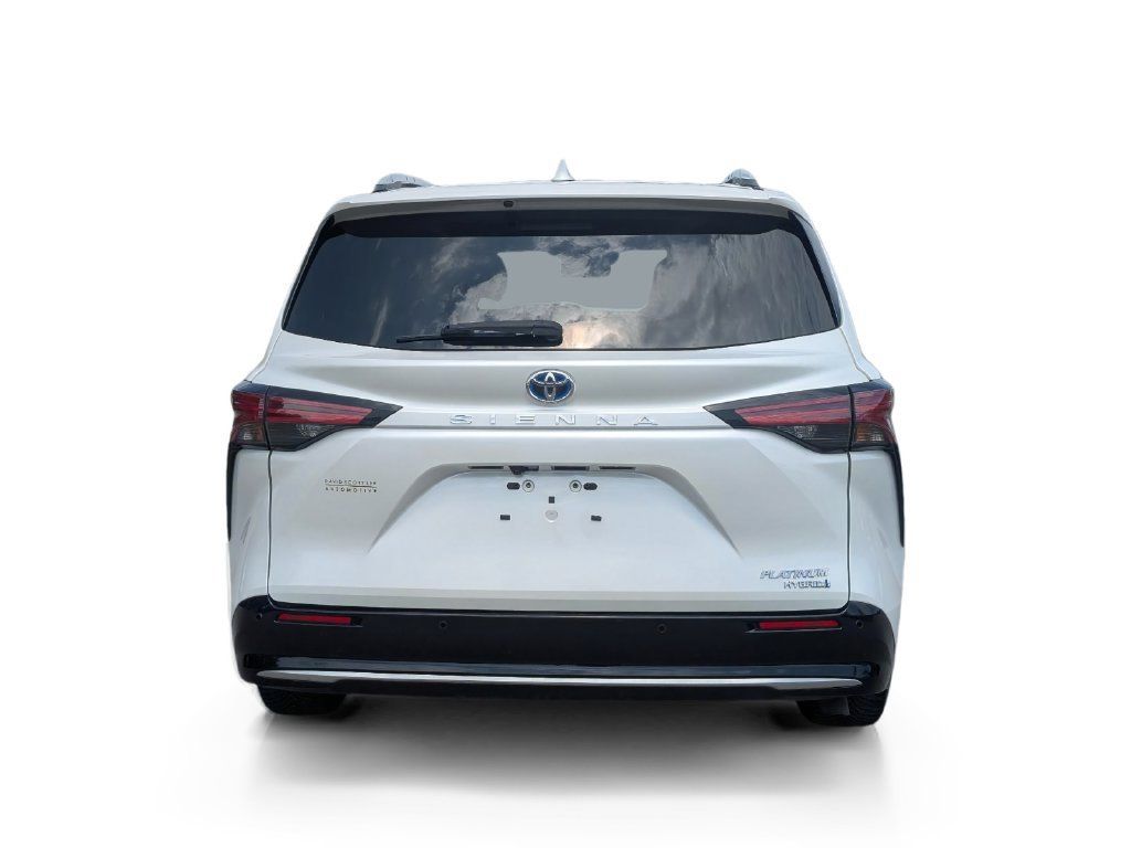 Used 2023 Toyota Sienna Platinum FWD image 8