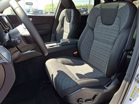 Certified 2023 Volvo XC60 B5 Core AWD/4WD image 13