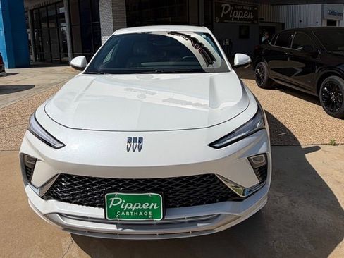 New 2026 Buick Envista Avenir FWD image 3