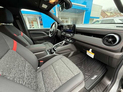 Used 2026 Chevrolet Colorado Z71 AWD/4WD image 37