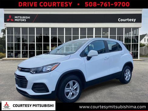 Used 2019 Chevrolet Trax LS image 1