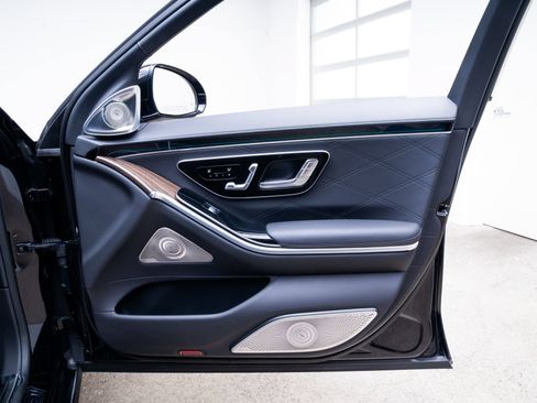 Used 2023 Mercedes-Benz Maybach S 680 4MATIC image 30