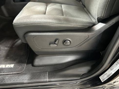 Used 2023 RAM 1500 Big Horn AWD/4WD image 12
