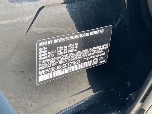 Used 2025 BMW i7 xDrive60 w/ Executive Package image 32