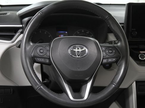 Used 2024 Toyota Corolla Cross LE image 7