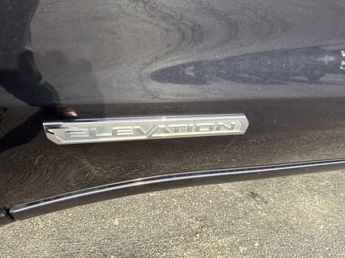 Used 2023 GMC Sierra 1500 Elevation AWD/4WD image 3