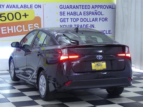 Used 2022 Toyota Prius LE image 5