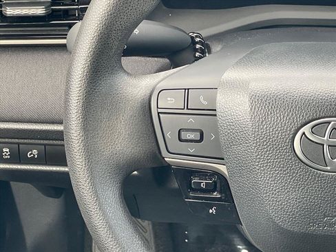Used 2025 Toyota Camry LE FWD image 13