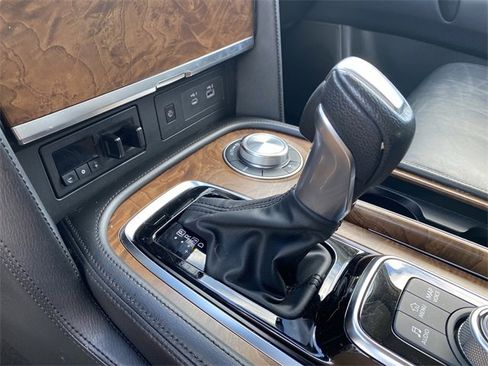 Used 2023 Nissan Armada SL w/ Captain's Chairs Package image 22