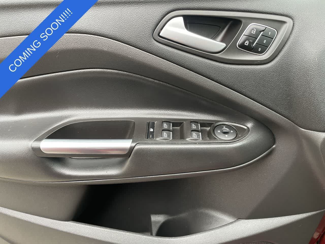 Used 2017 Ford Escape Titanium AWD/4WD image 29