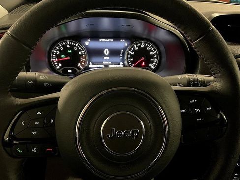 Used 2022 Jeep Renegade Trailhawk image 23