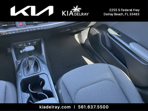 New 2025 Kia K4 LXS image 13