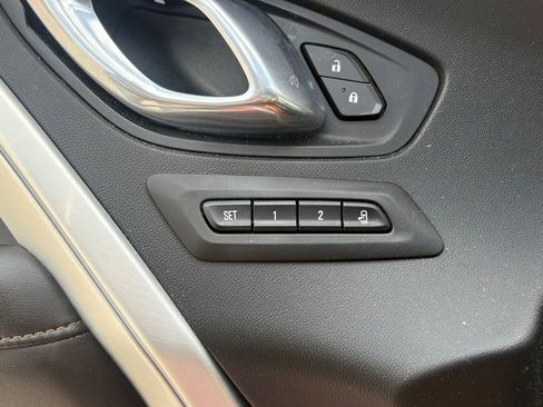 Used 2019 Chevrolet Camaro SS RWD image 26