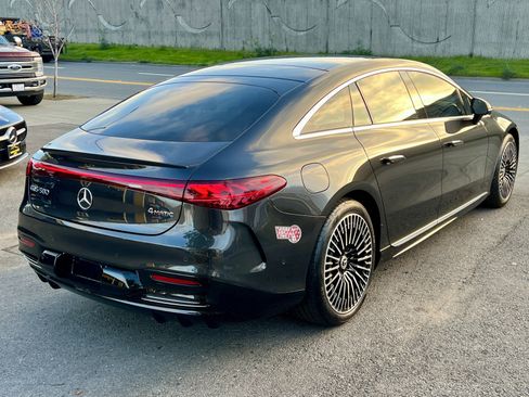 Used 2022 Mercedes-Benz EQS 580 4MATIC Sedan image 5