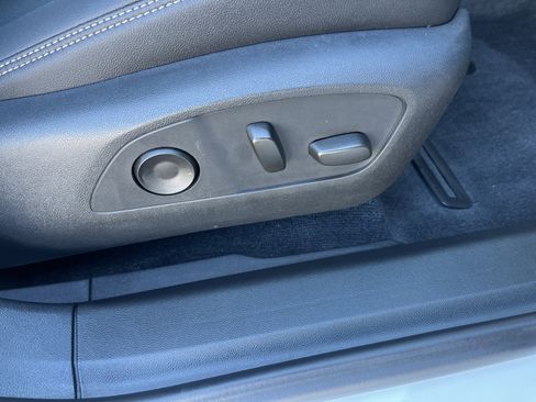 Used 2025 Chevrolet Blazer EV LT image 17