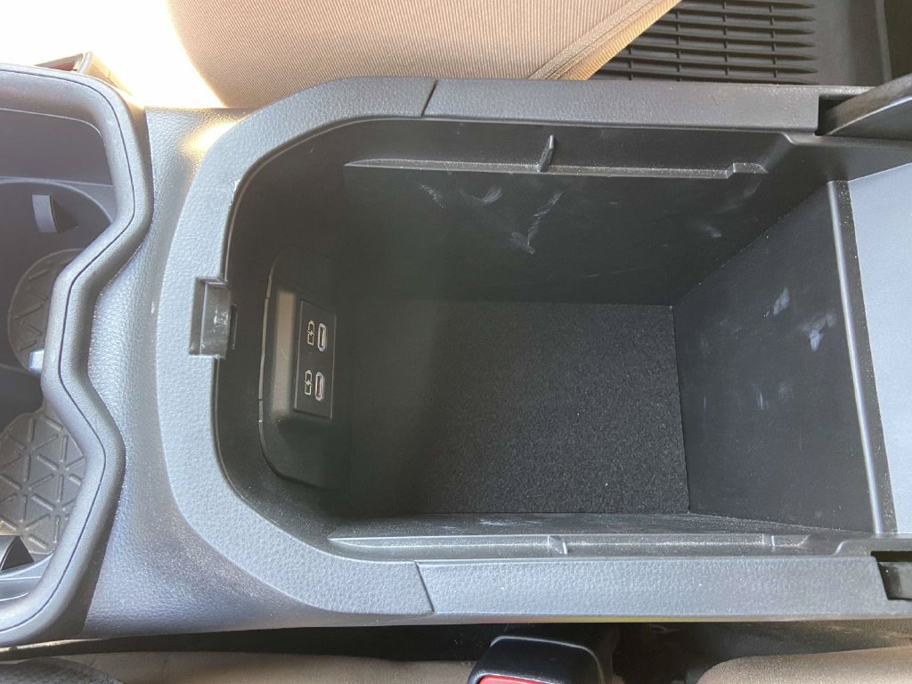 Used 2025 Toyota RAV4 LE FWD image 31