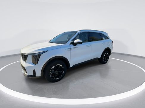 Used 2025 Kia Sorento S w/ Panoramic Sunroof Package image 4