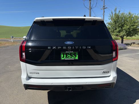 Used 2025 Ford Expedition Active AWD/4WD image 10