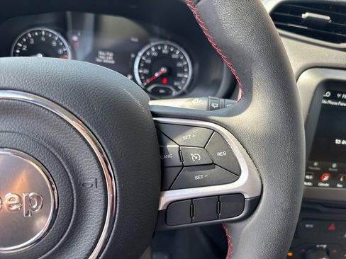 Used 2023 Jeep Renegade Trailhawk image 32