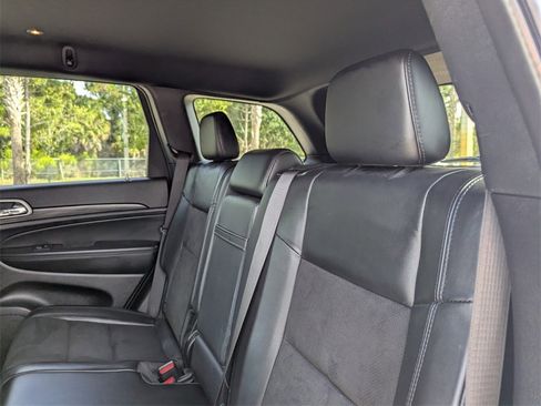 Used 2022 Jeep Grand Cherokee Laredo X image 21