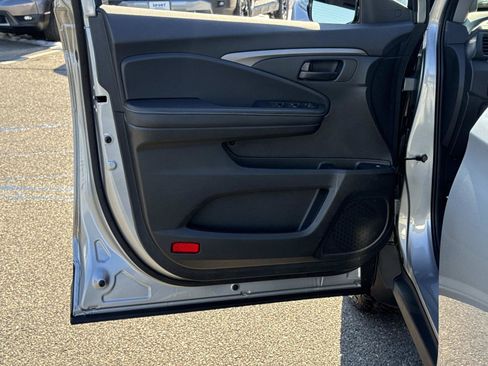 Used 2025 Honda Ridgeline Sport+ image 18