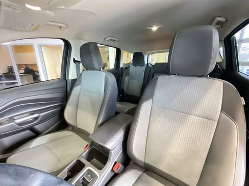 Used 2019 Ford Escape SE image 14