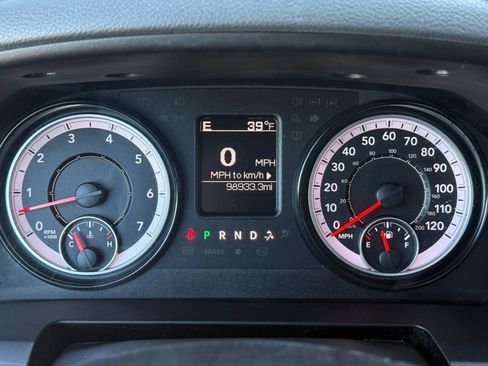 Used 2019 RAM 1500 Classic SLT image 32