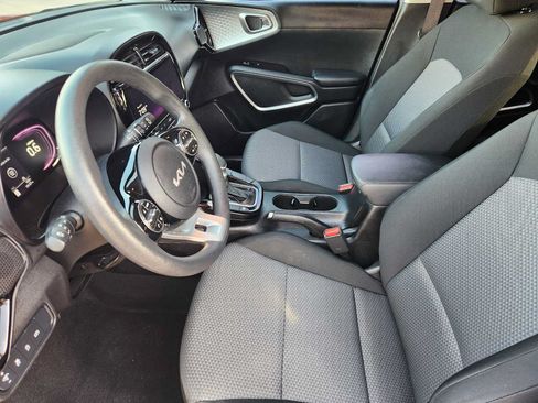 Used 2023 Kia Soul S FWD image 12