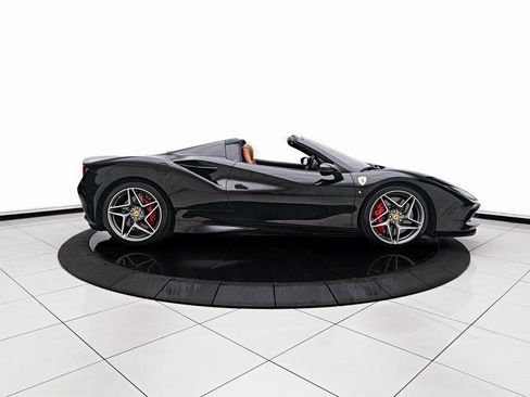 Used 2022 Ferrari F8 Tributo image 18