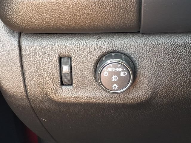 Used 2022 GMC Canyon Denali RWD image 22