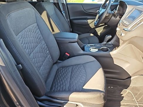 Used 2020 Chevrolet Equinox LT image 25