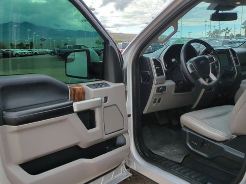 Used 2019 Ford F150 Lariat w/ Max Trailer Tow Package image 12