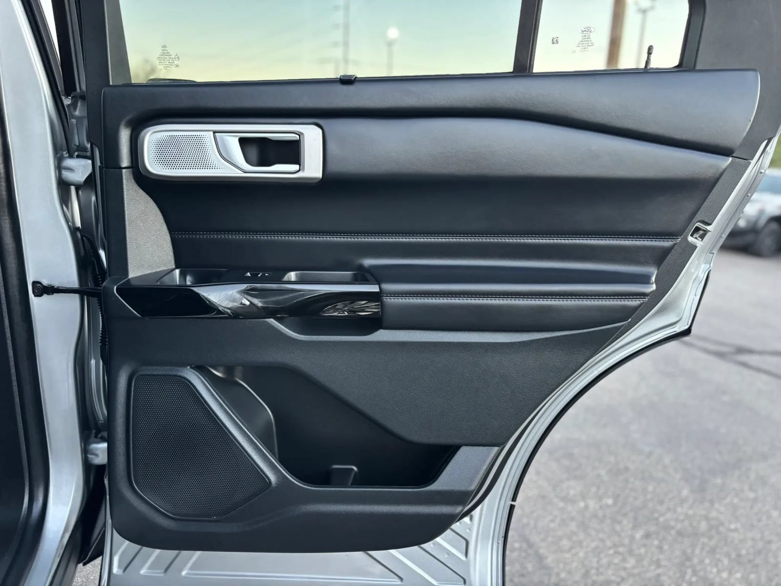 Used 2023 Ford Explorer Platinum w/ Technology Package AWD/4WD image 19