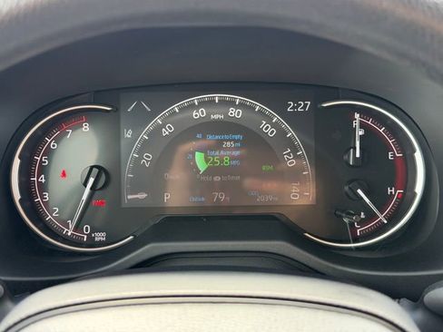 Used 2025 Toyota RAV4 XLE FWD image 11