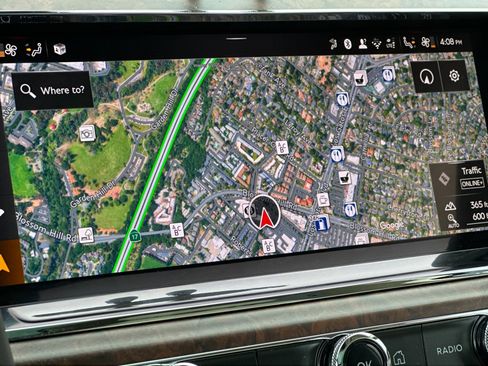 Used 2025 Bentley Bentayga image 22