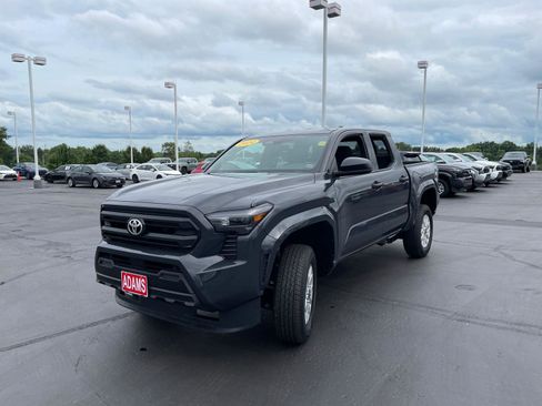 Used 2024 Toyota Tacoma SR image 3
