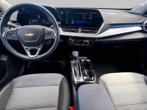 Used 2024 Chevrolet Trax LT w/ Driver Confidence Package FWD image 15