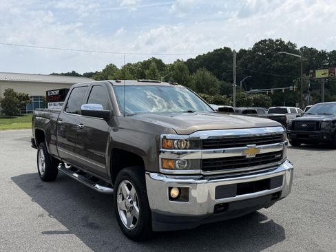 Used 2015 Chevrolet Silverado 2500 LTZ w/ Z71 Package, Off-Road AWD/4WD image 4