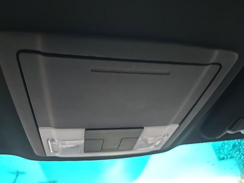 Used 2017 Ford Explorer XLT image 65