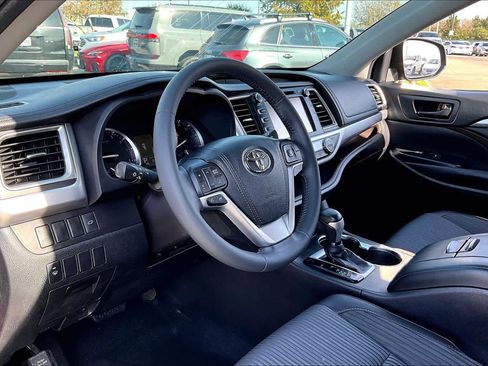 Used 2016 Toyota Highlander Plus image 15